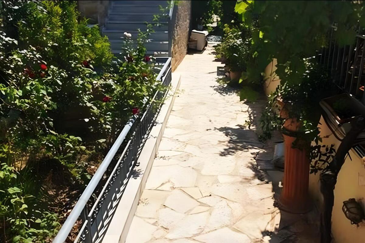Ferienwohnung Σύγχρονο Vintage Στο Μαρούσι Athen Exterior foto